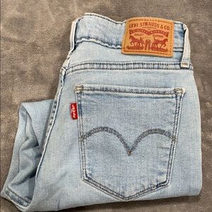 Levi’s 711 Skinny Jeans Light Wash